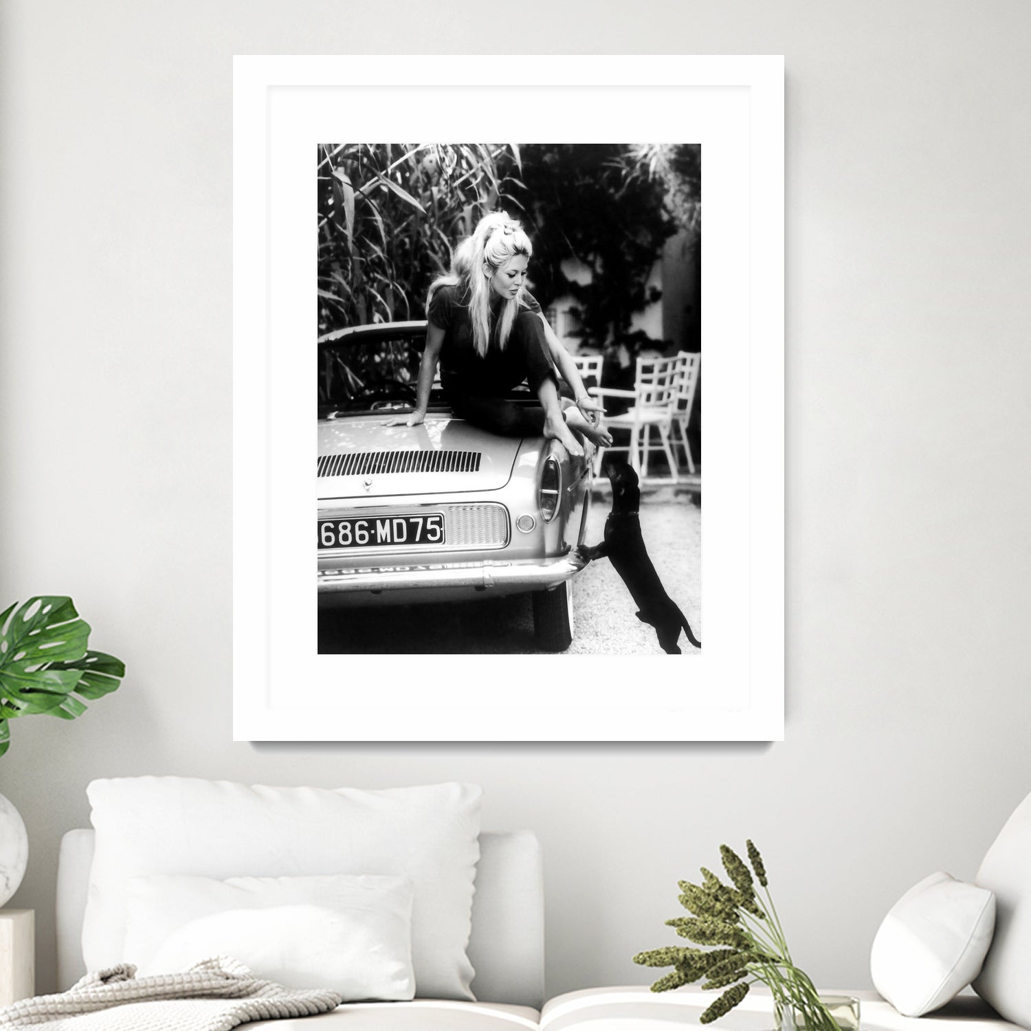 Brigitte Bardot with her dog in St. Tropez, 1962 by M Studio on GIANT ART - black and white photographie bardot