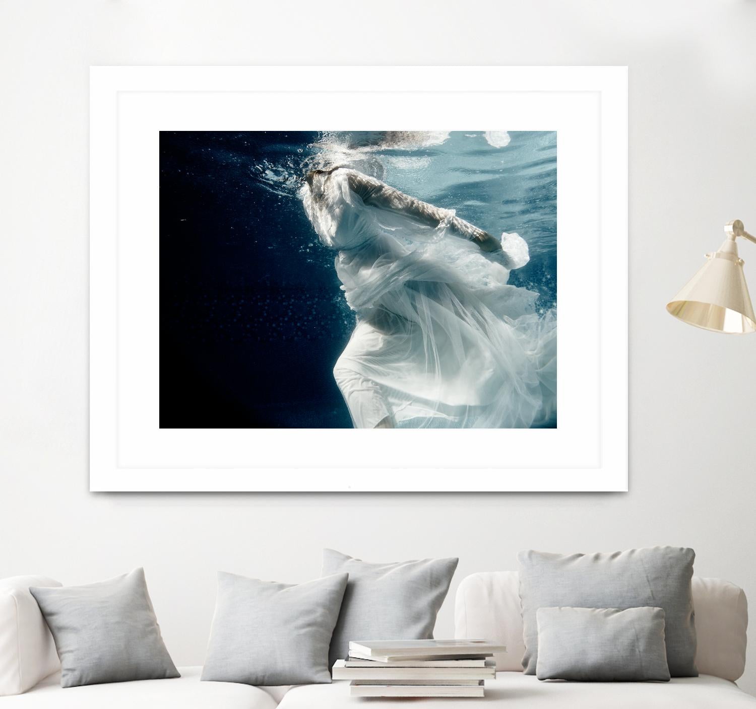 Approach by Peter Morneau on GIANT ART - white figurative artiste québécois