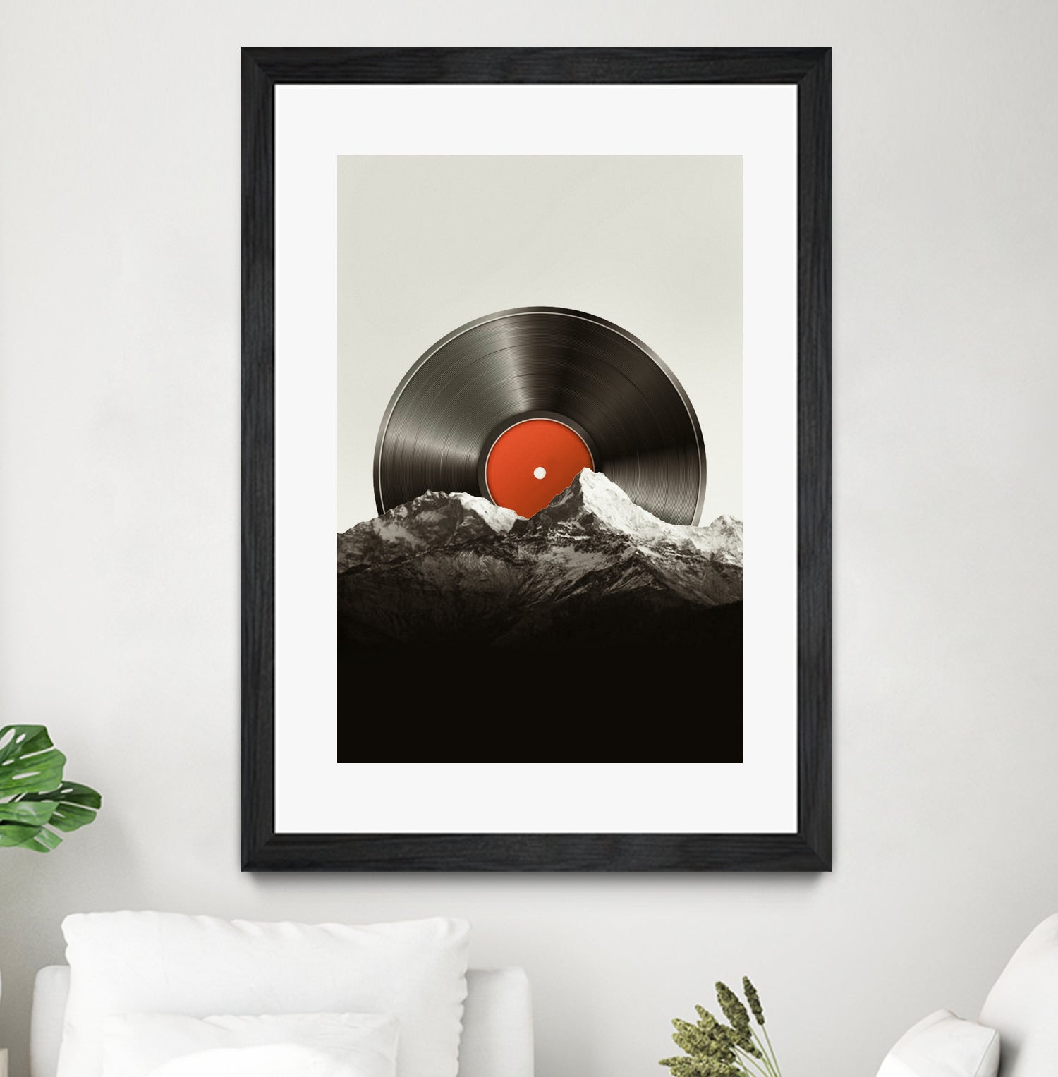 Retro vinyl record by Menelaos Trompoukis on GIANT ART - black digital painting