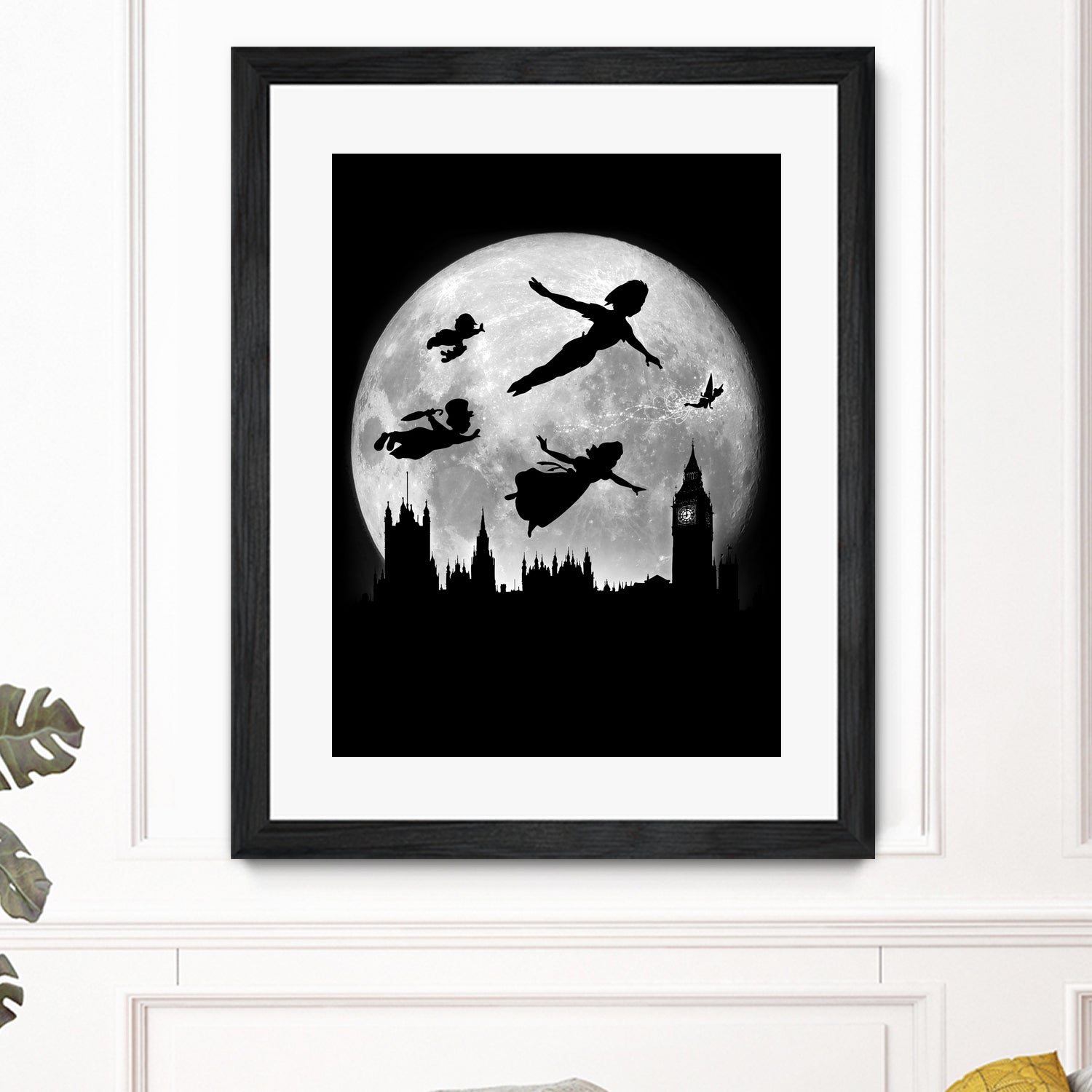 Full moon over London by Antonio Camarena on GIANT ART - black digital painting