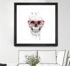 Skull with red glasses by Solti Balázs on GIANT ART - white digital painting