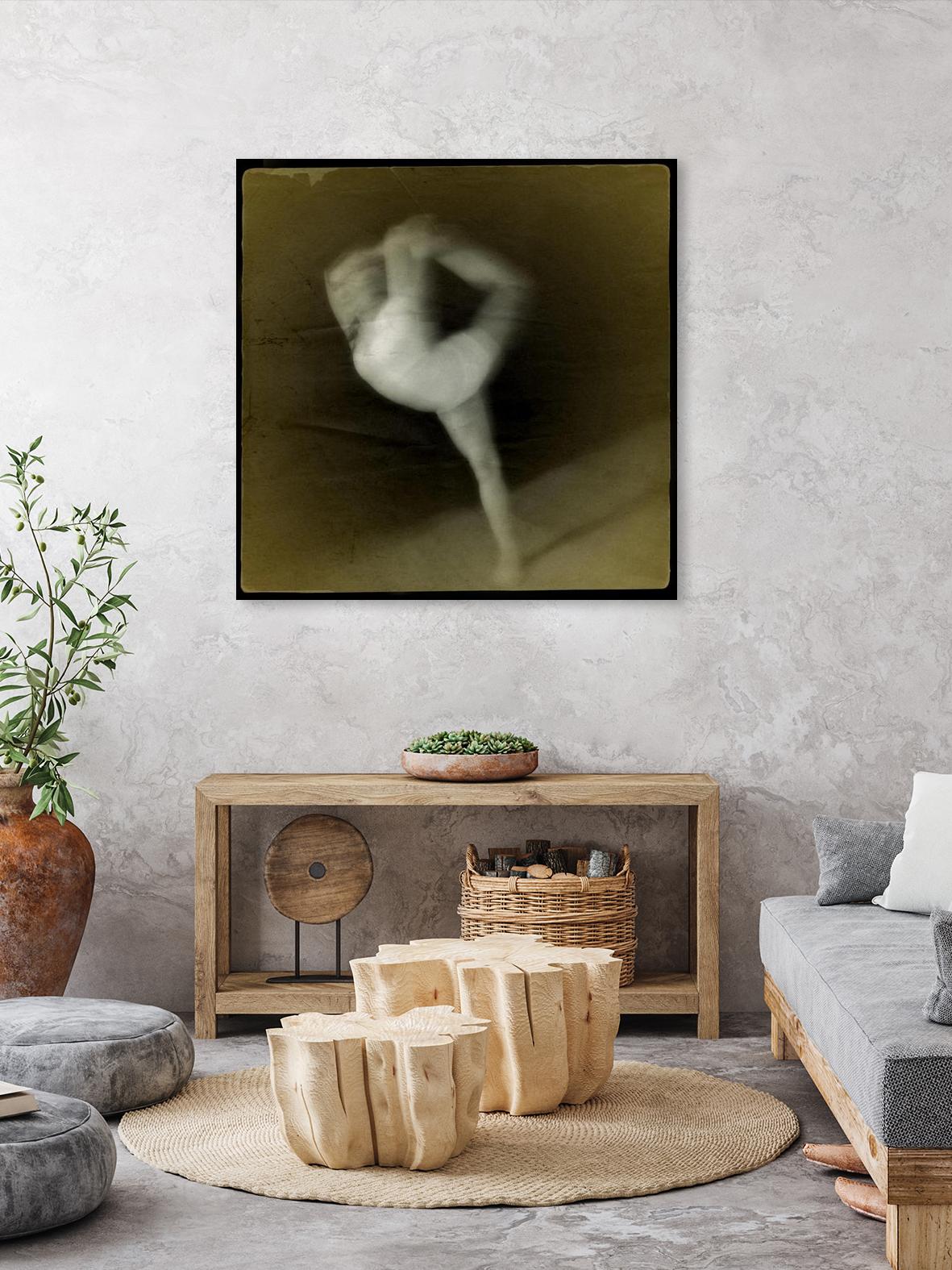 Dancing motion II by Jean-François Dupuis on GIANT ART - beige music - dance ballerine